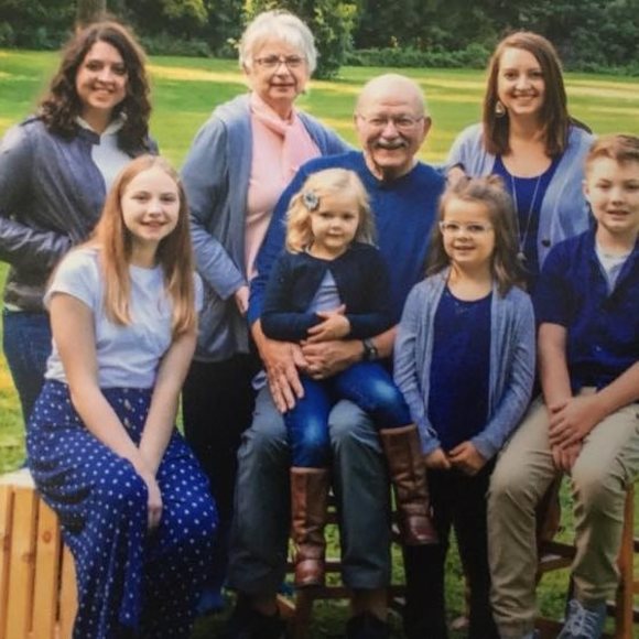 Profile Picture of Cindy Martens (@cindymartens48) on Poshmark