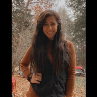 Profile Picture of Shelly Hubbard (@shellpell22) on Twitter