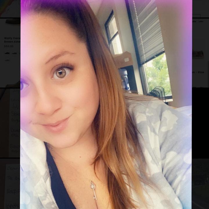 Profile Picture of Steph (@stephwatrous) on Tiktok