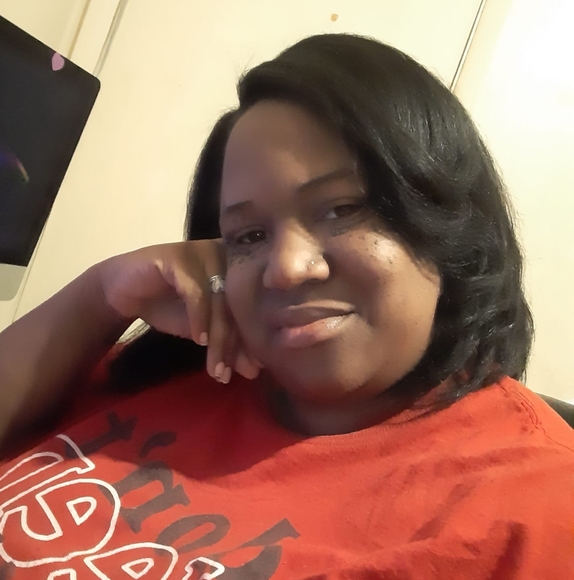 Profile Picture of Kandi Moore (@kandigurl783) on Poshmark