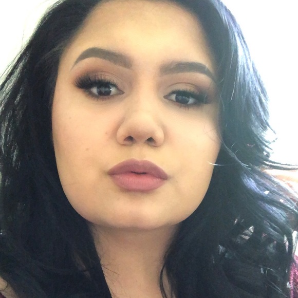 Jasmin Poncedeleon - Poshmark Profile Picture of Jasmin Poncedeleon (@jasminrocioxo) on Poshmark