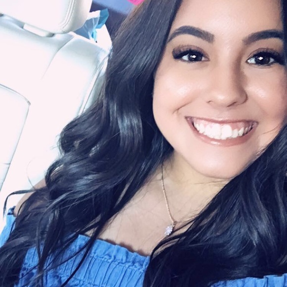 Profile Picture of Ciera Rodriguez (@cierarodrigue) on Poshmark