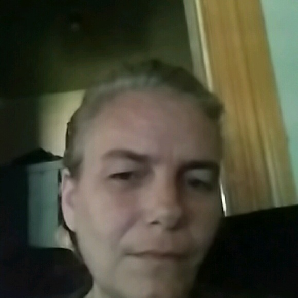 Profile Picture of Anna Kemmet (@goofyturbo) on Poshmark