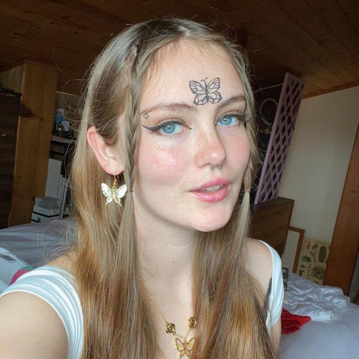 Profile Picture of   macey (@_macey23) TikTok |... (@_macey23) on Tiktok