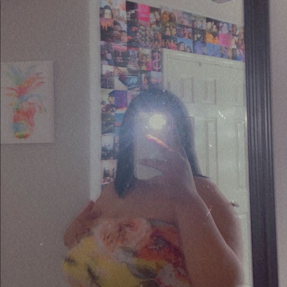 Profile Picture of Bella Palomares (@izzybelle61) on Poshmark