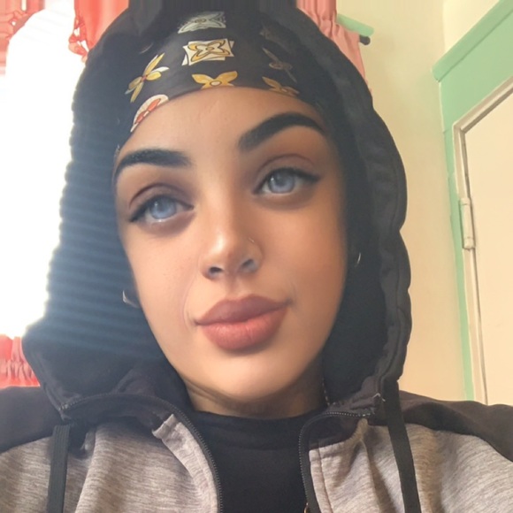 Profile Picture of Pamela Rodriguez (@queenbudda35) on Poshmark