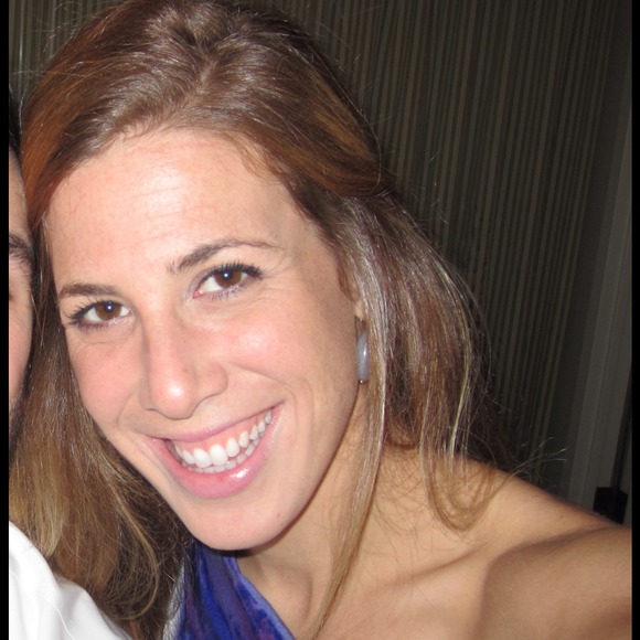Profile Picture of Danielle Wineberg (@dwiiine) on Poshmark