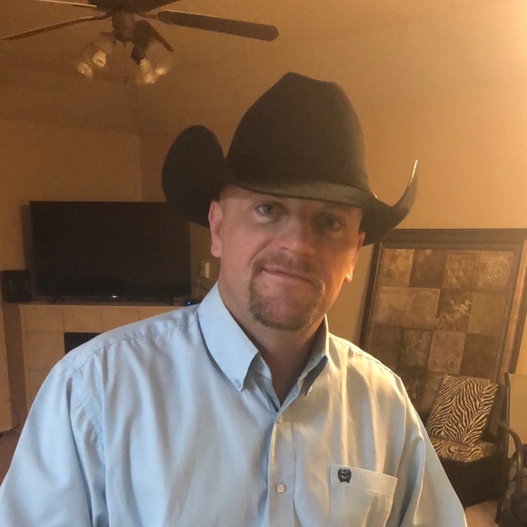 Profile Picture of Michael Carson (@hgmcarson) on Poshmark