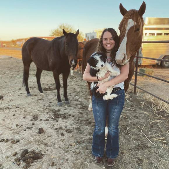 Profile Picture of Adrianna Rohrer (@rohrer25) on Poshmark