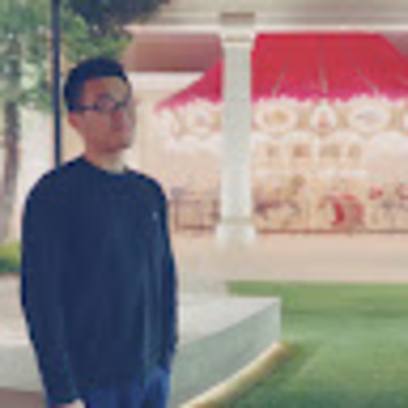 Profile Picture of Yifan Wu (@94yifanwu) on Poshmark