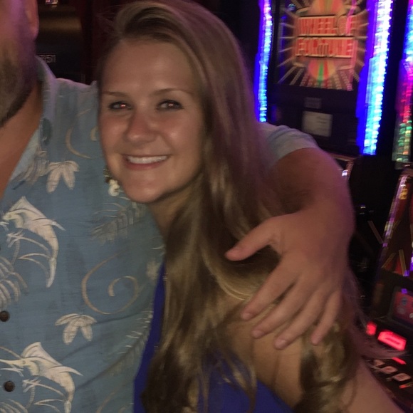 Profile Picture of Cheryl Roberts (@clr6488) on Poshmark