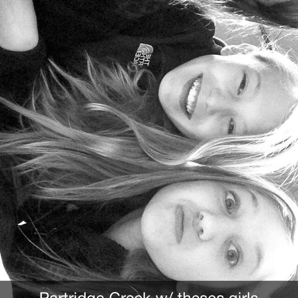 Profile Picture of Savanna Kucinski (@savanna__) on Poshmark