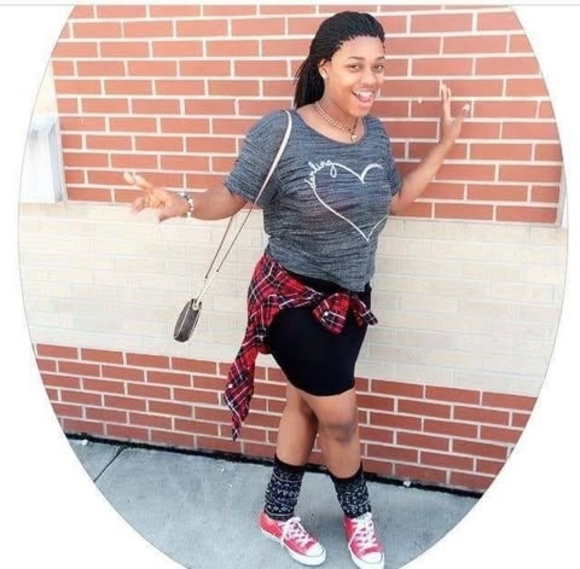 Profile Picture of Antonio Thomas (@antoniothoma525) on Poshmark