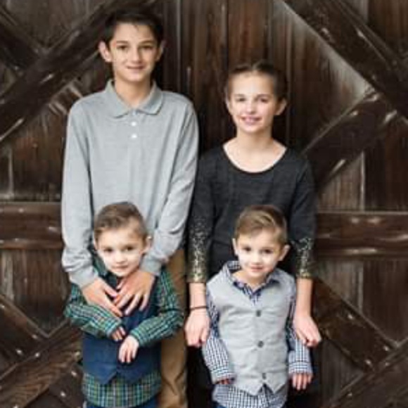 Profile Picture of Annika Leogrande (@aleogrande) on Poshmark