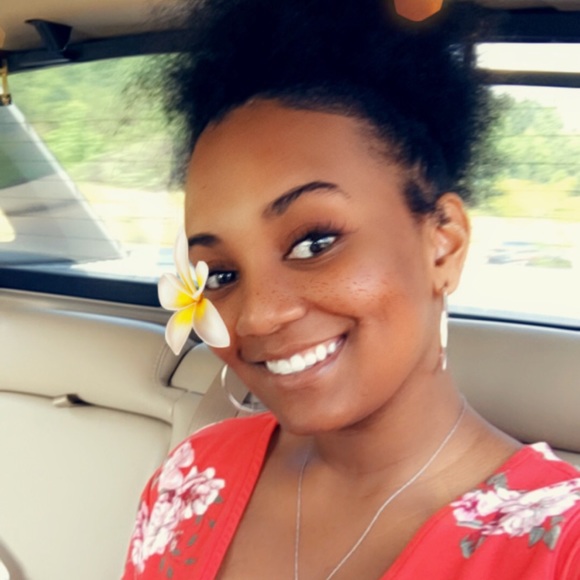 Profile Picture of Tamesha Fairley (@tamesha97) on Poshmark