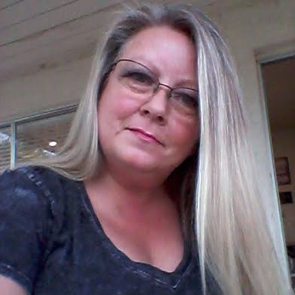 Profile Picture of Jolynn Smith (@jewfred6) on Poshmark
