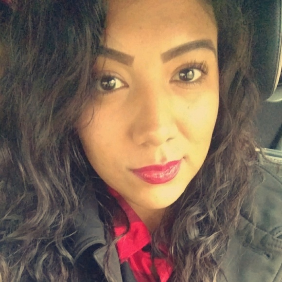 Profile Picture of Sasha Steinriede (@sashasteinriede) on Poshmark