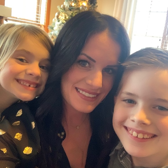 Profile Picture of Delaine Weaver (@delaine_weaver) on Poshmark