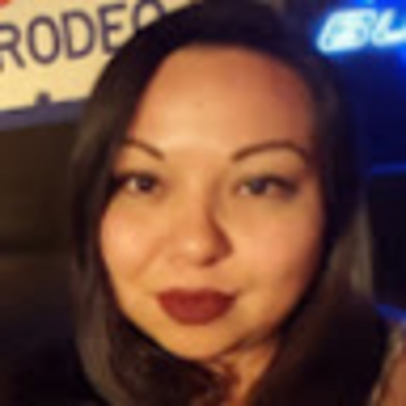 Profile Picture of Crystal Ledesma (@ledesma26) on Poshmark