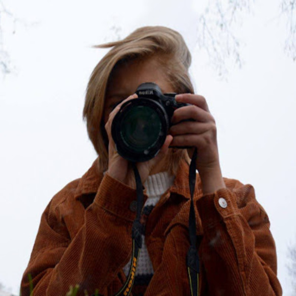 Profile Picture of Tate Bernard (@unseen_sonder) on Poshmark