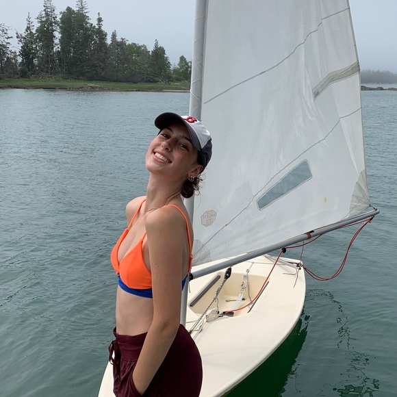 Profile Picture of Olivia Labaree (@labaree) on Poshmark