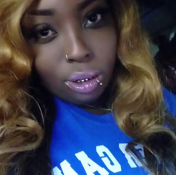 Profile Picture of Ashley Daliey (@glamdoll08) on Poshmark