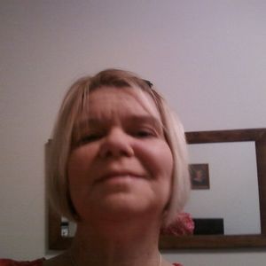 Profile Picture of Sharon Lister (@sharonalister) on Myspace