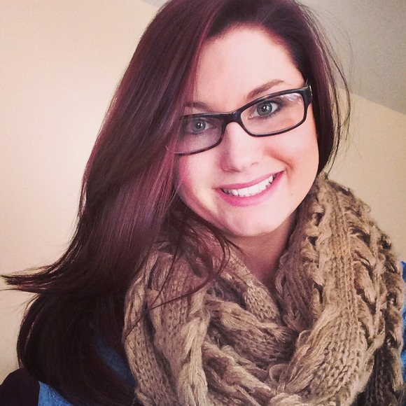 Profile Picture of Candace Helms (@candacehelms) on Poshmark
