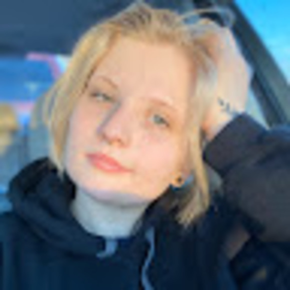Profile Picture of Grace Gasner (@junobean19) on Poshmark