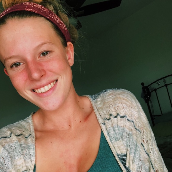 Profile Picture of Grace Wadley (@gracegw) on Poshmark