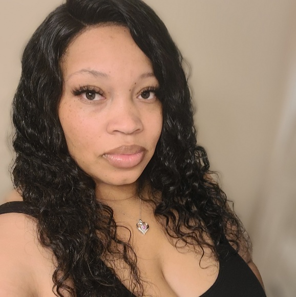 Profile Picture of Lakisha Fitzpatrick (@mrzfitz) on Poshmark