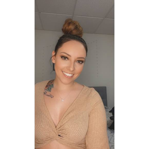 Profile Picture of Bethany Bielut (@xobethany13) on Poshmark
