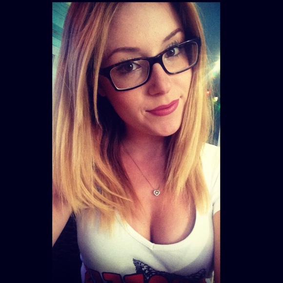 Profile Picture of Kristin Darroch (@kdarroch) on Poshmark