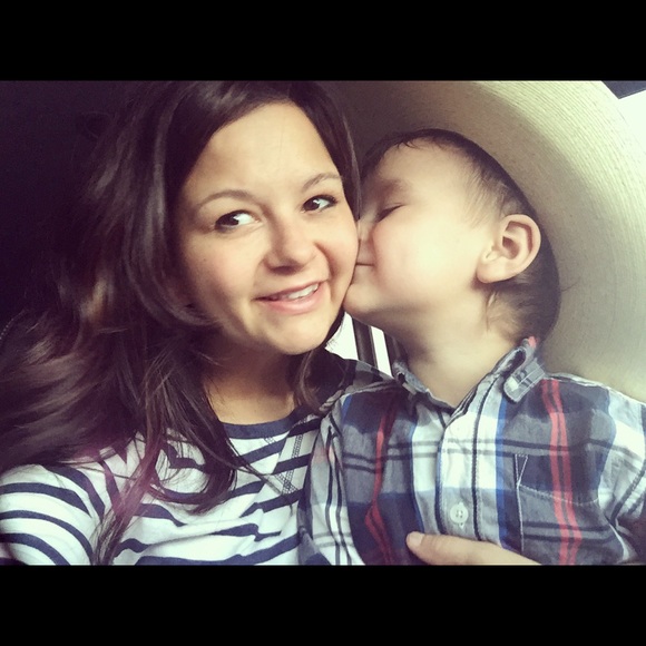 Profile Picture of Julia Zebron (@jzebron) on Poshmark