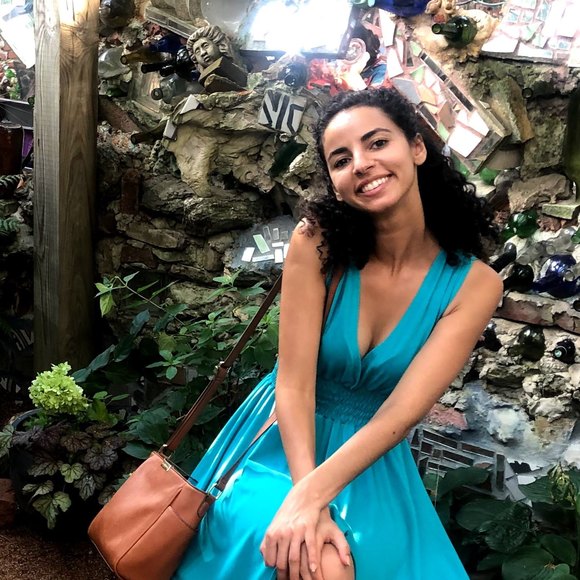 Profile Picture of Sonya S (@sedegui) on Poshmark