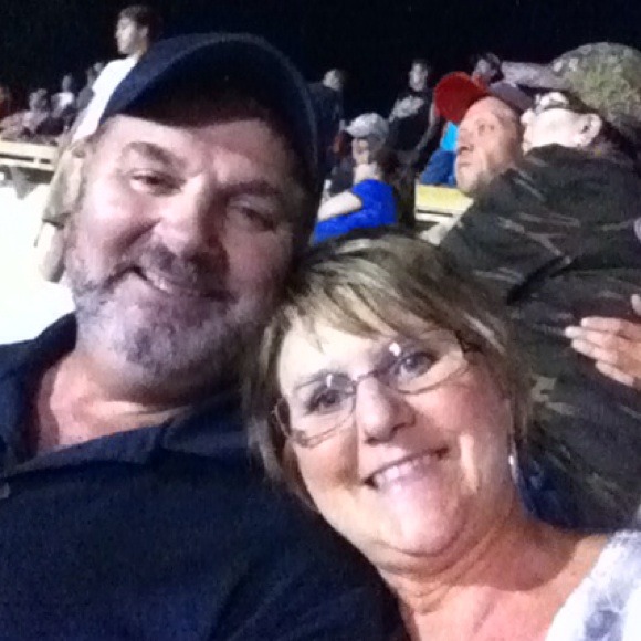 Profile Picture of Debra Willis (@roscocallie) on Poshmark