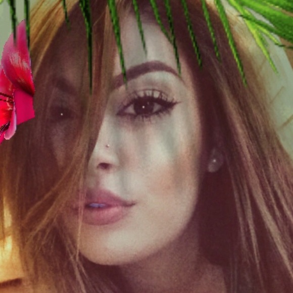 Profile Picture of Johanna Corral (@johanna_b05) on Poshmark