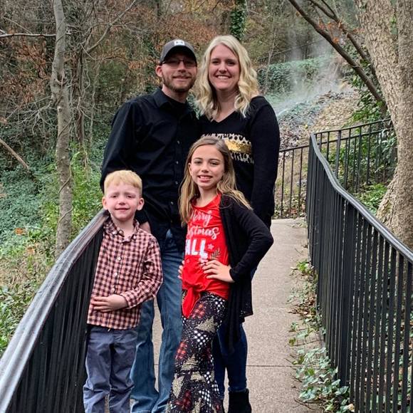 Profile Picture of Chelsea Merriott (@huisman1989) on Poshmark