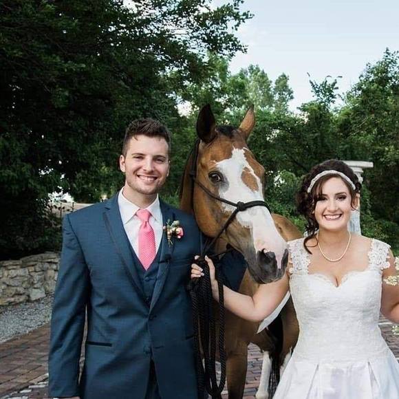 Profile Picture of Hannah Jacomet (@hlburns12) on Poshmark