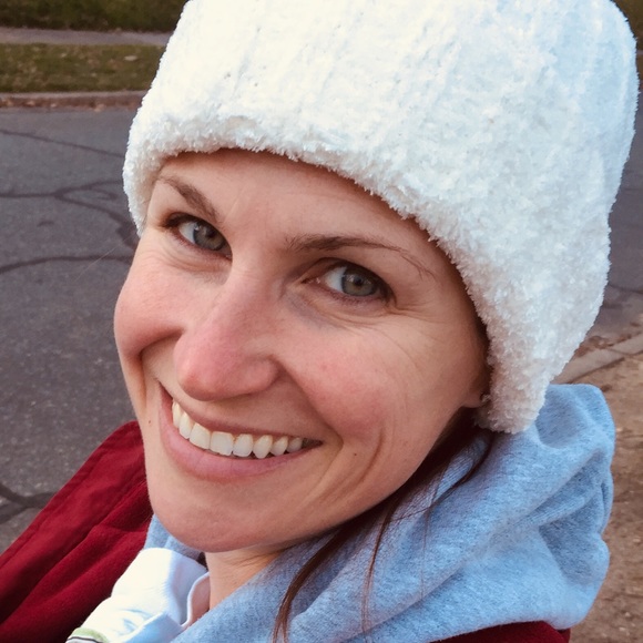 Profile Picture of Jennifer Tarlton (@juniper277k) on Poshmark