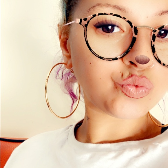 Profile Picture of Jasminda Agueda (@mizloyal331) on Poshmark