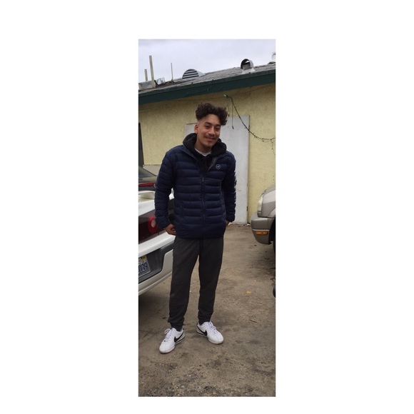 Profile Picture of Daniel Burgos (@daniieell) on Poshmark