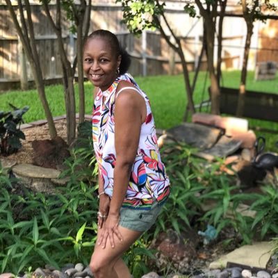 Profile Picture of Valeria Andrews (@valandrews09) on Twitter