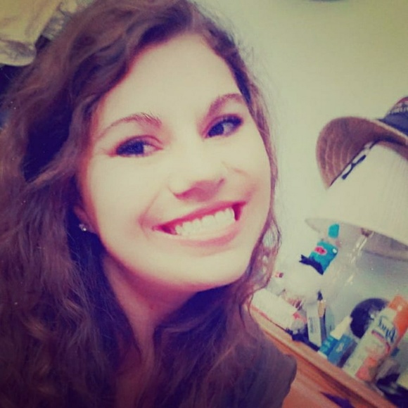 Profile Picture of Emily Berlanti (@emilyjean359) on Poshmark