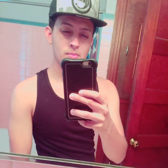 Rony Bonilla - Poshmark Profile Picture of Rony Bonilla (@ronybonilla147) on Poshmark