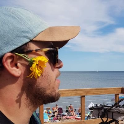 Profile Picture of Eric Molinari (@RicVolcano) on Twitter