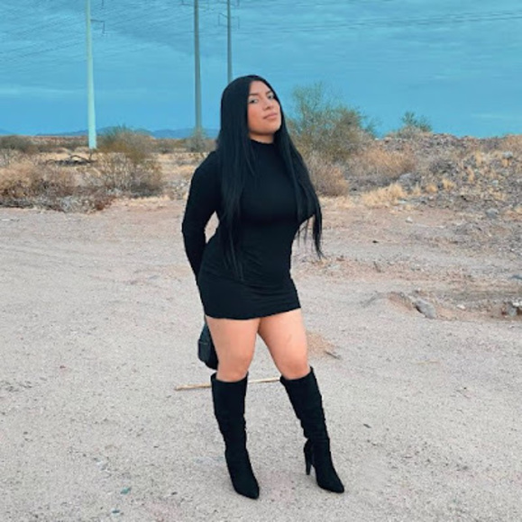 Profile Picture of Danelly Danelly (@danellyr74) on Poshmark