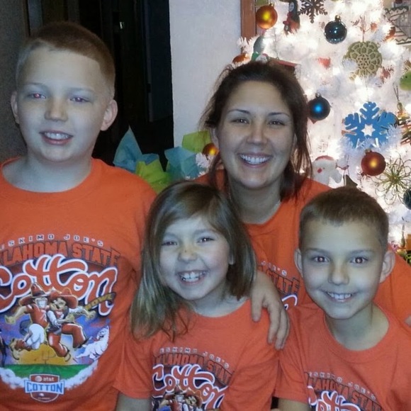 Profile Picture of Brandi Gruenewald (@b_gruenewald) on Poshmark