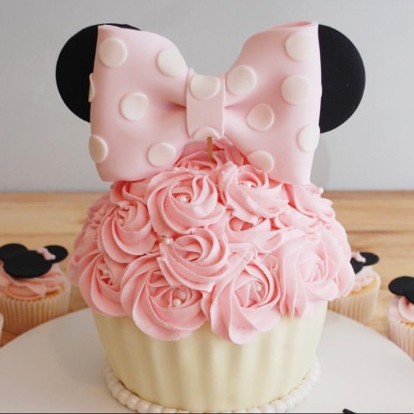 Profile Picture of Robin Parker (@parker561) on Poshmark