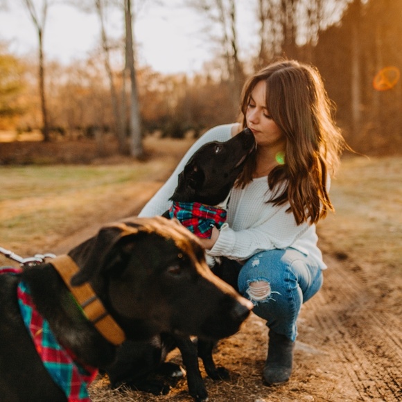 Profile Picture of Meredith Shepard (@meredithgrc) on Poshmark